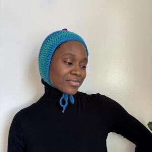 Playful Hand-Crochet multicolore Pixie Bonnet